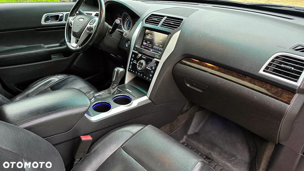 Ford Explorer - 12
