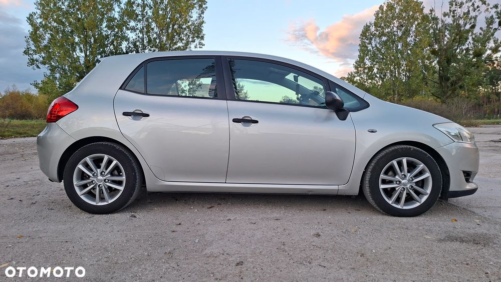 Toyota Auris 1.4 D-4D Terra - 6