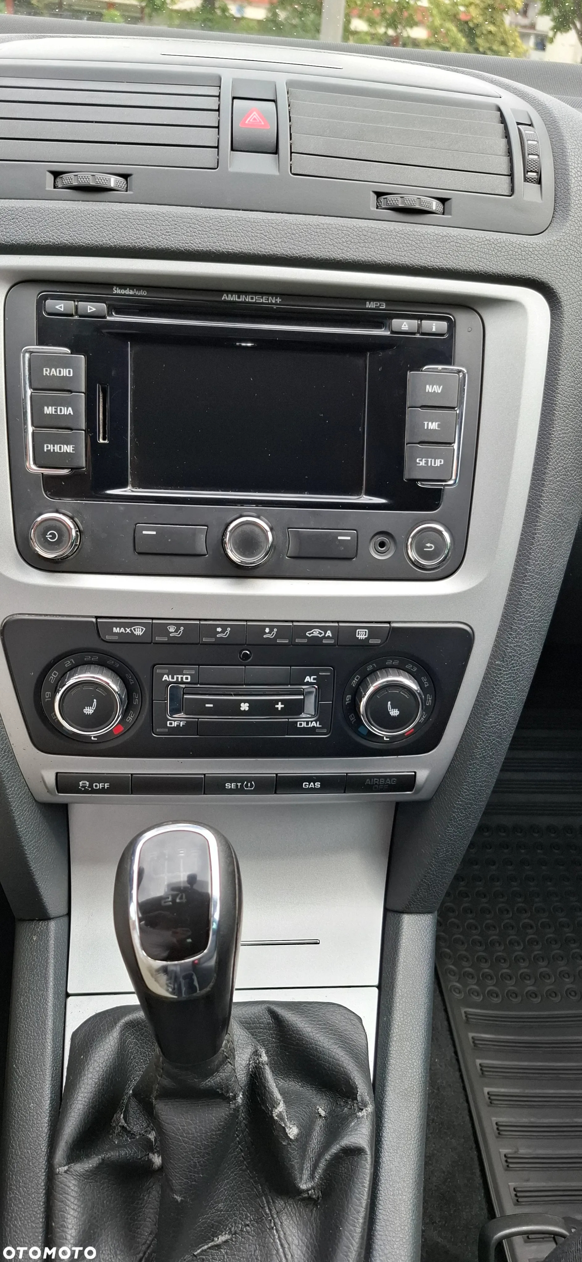 Skoda Octavia 1.6 Ambiente - 11