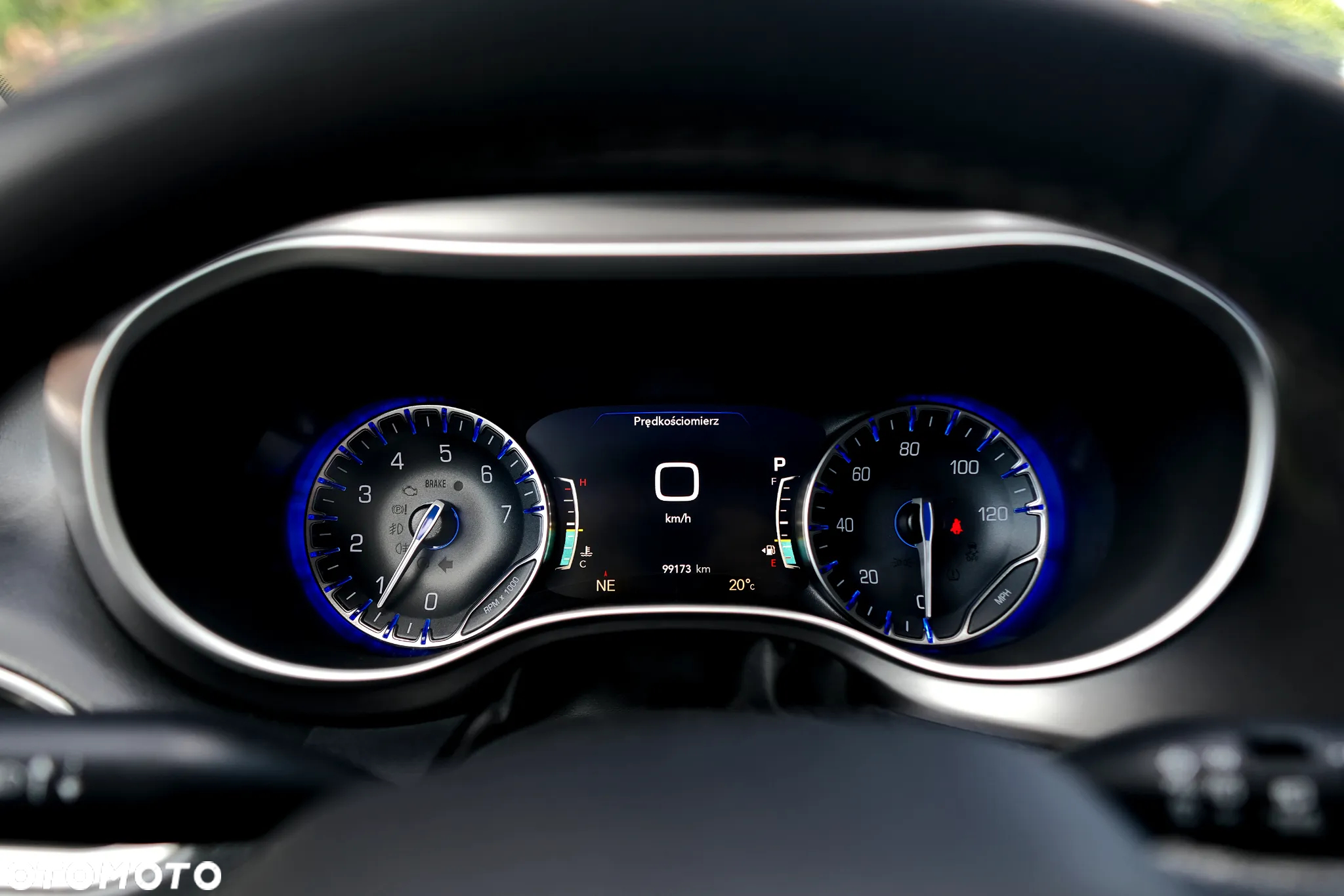 Chrysler Pacifica - 18