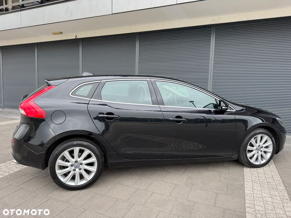 Volvo V40 D4 Geartronic Momentum - 32