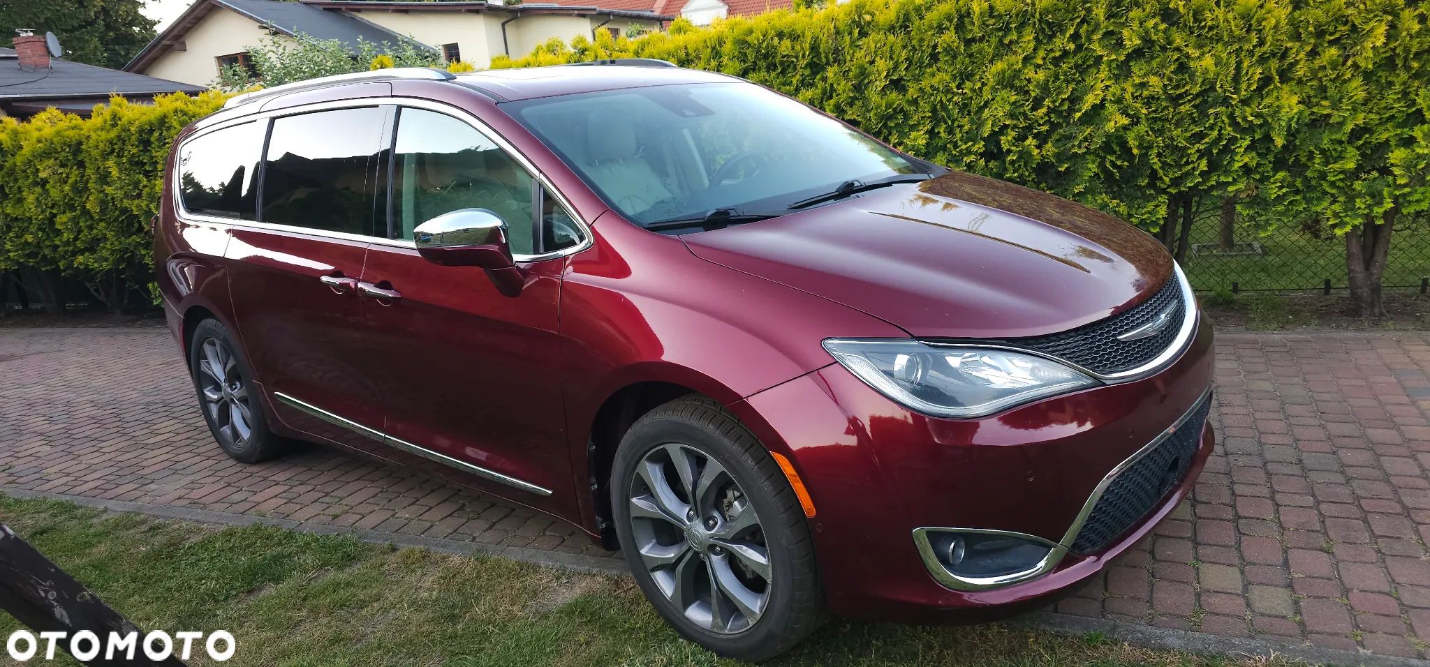 Chrysler Pacifica - 1