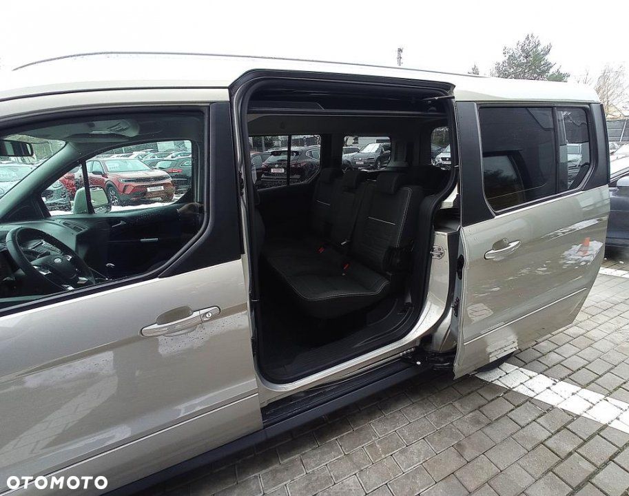Ford Tourneo Connect - 17