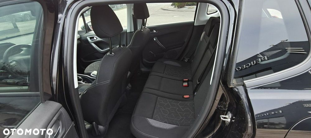 Peugeot 2008 1.2 Pure Tech GPF Style - 10