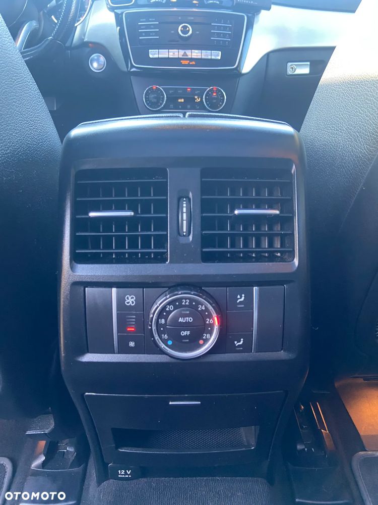 Mercedes-Benz GLE 350 d 4Matic 9G-TRONIC AMG Line - 23