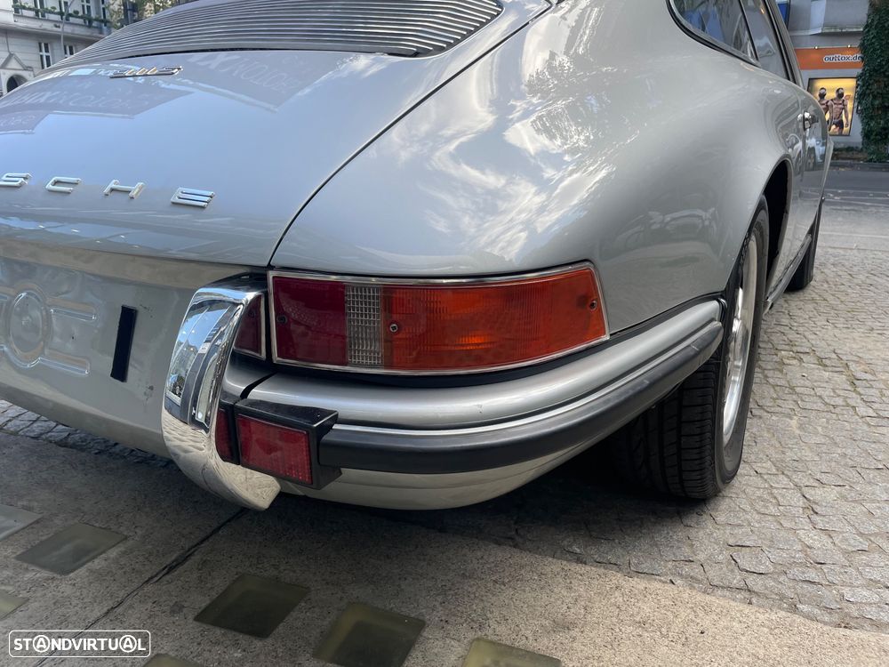 Porsche 911 Série F - 27