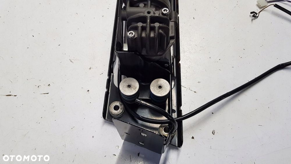 kompresor zawieszenia BMW 5 F11 6789450 - 4