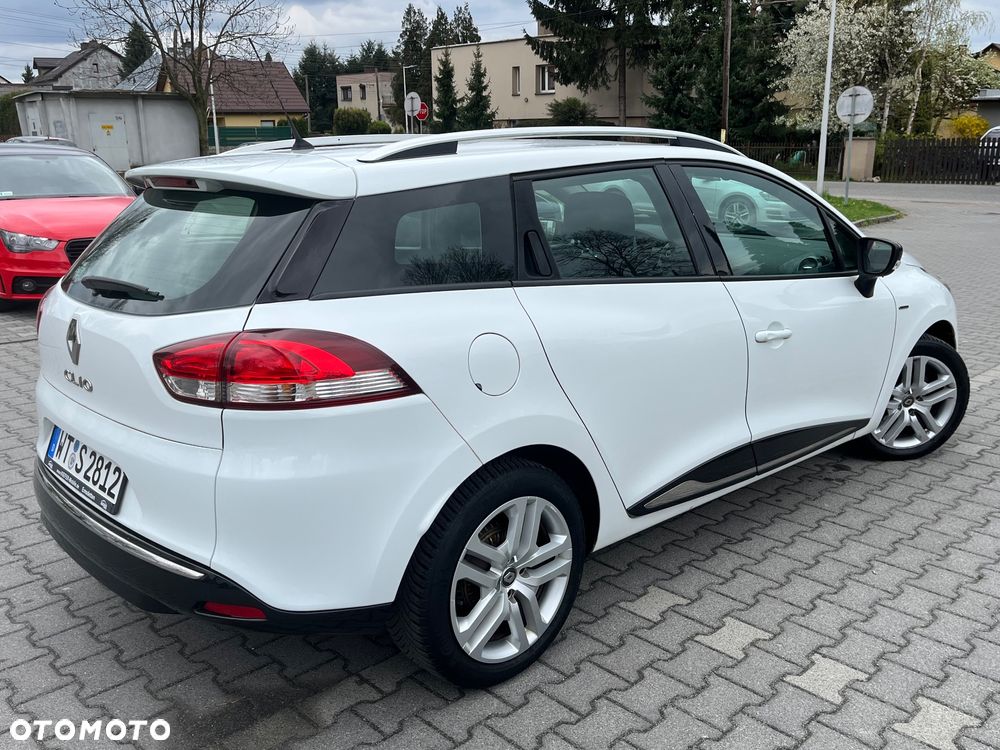 Renault Clio 1.2 16V 75 LIMITED - 11