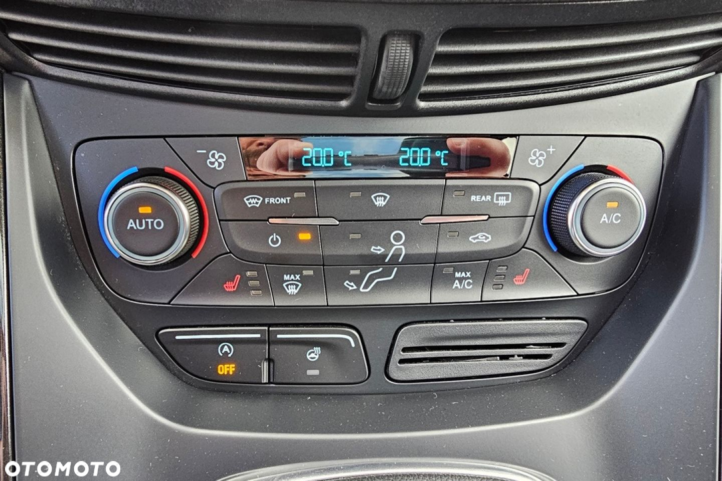 Ford Kuga - 26
