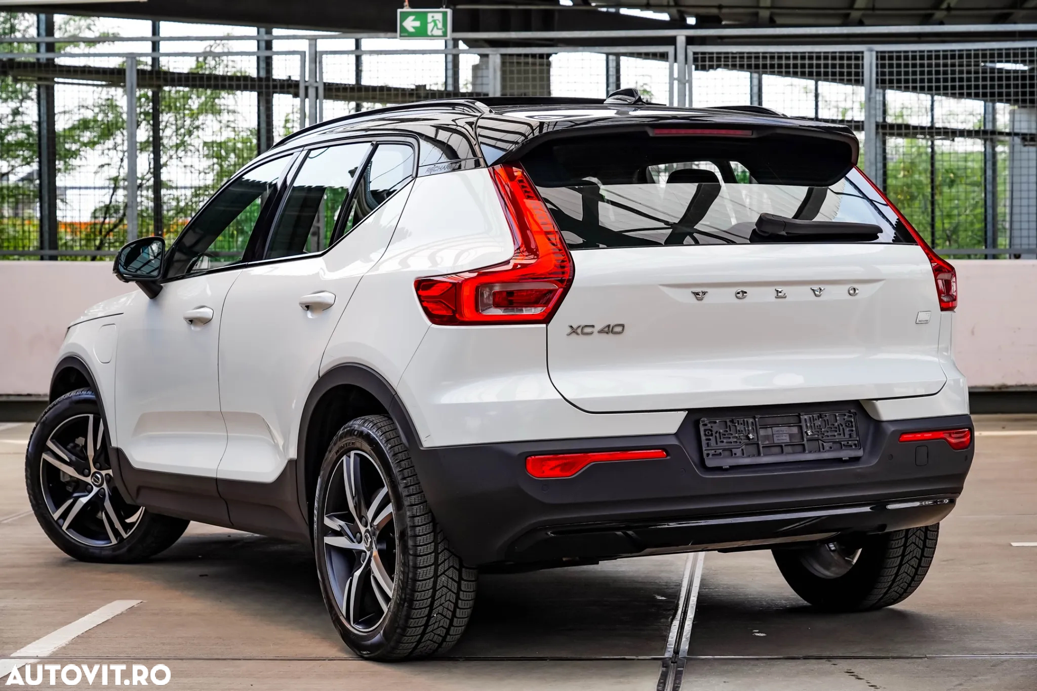 Volvo XC 40 Recharge T5 Twin Engine AT7 R-Design - 4
