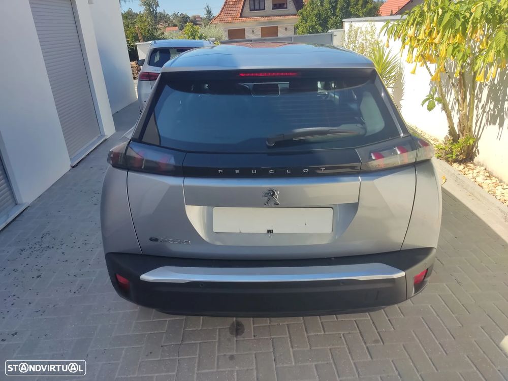 Peugeot e-2008 - 10