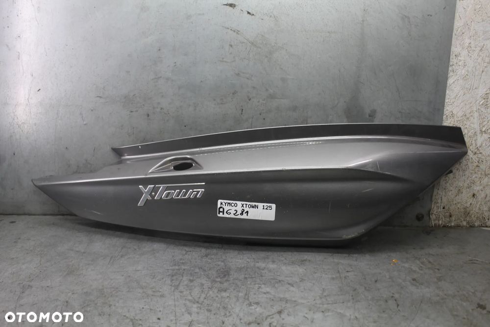 Kymco X-Town Xtown 125 17r Bok boczek owiewka osłona prawa - 1