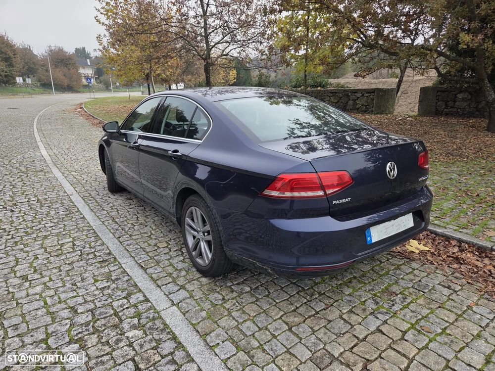 VW Passat 1.6 TDI BlueMotion - 11