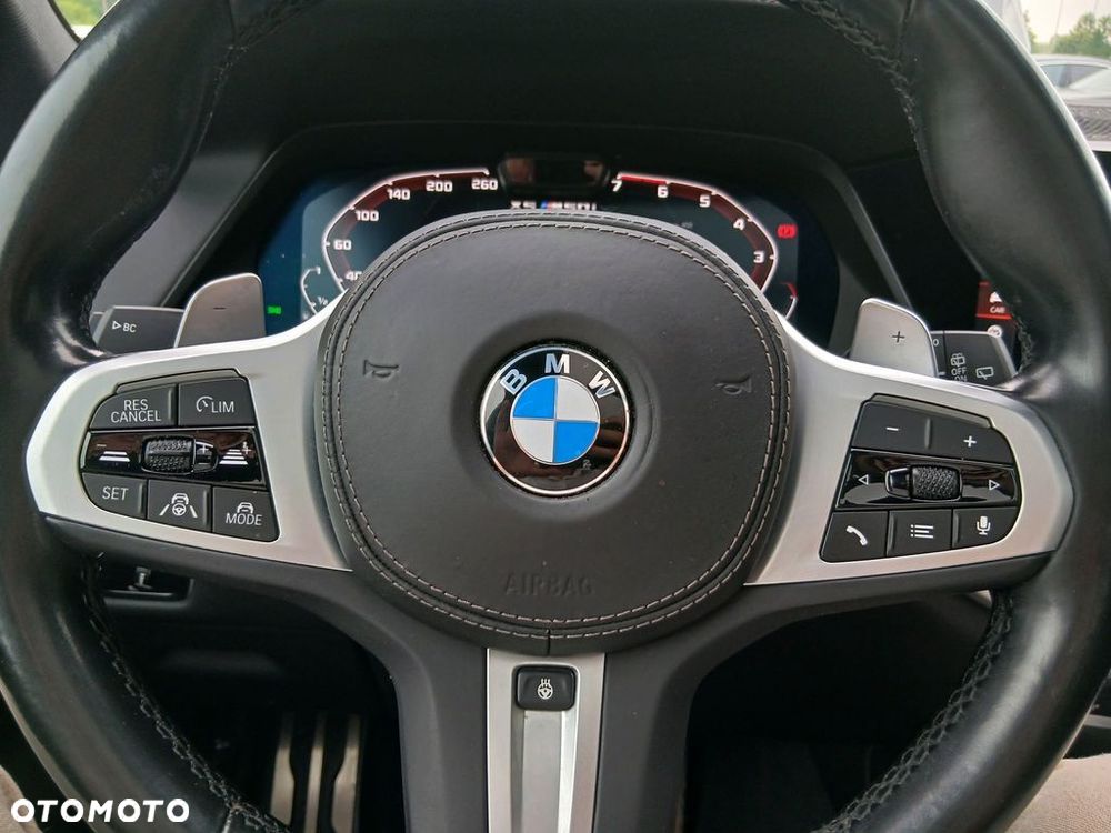 BMW X5 M50i - 28