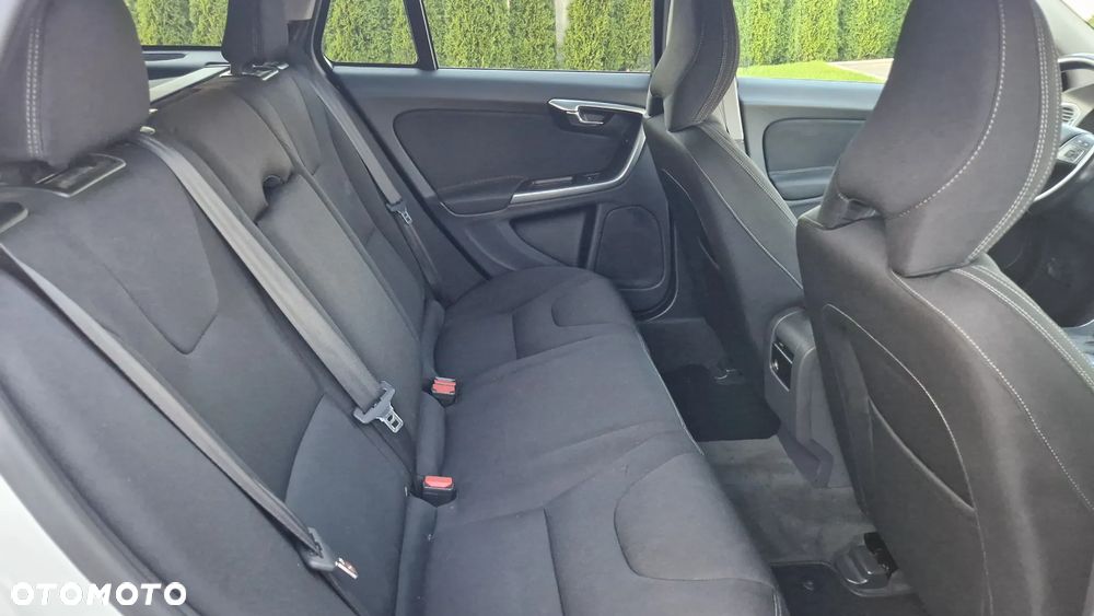Volvo V60 D2 Momentum - 15