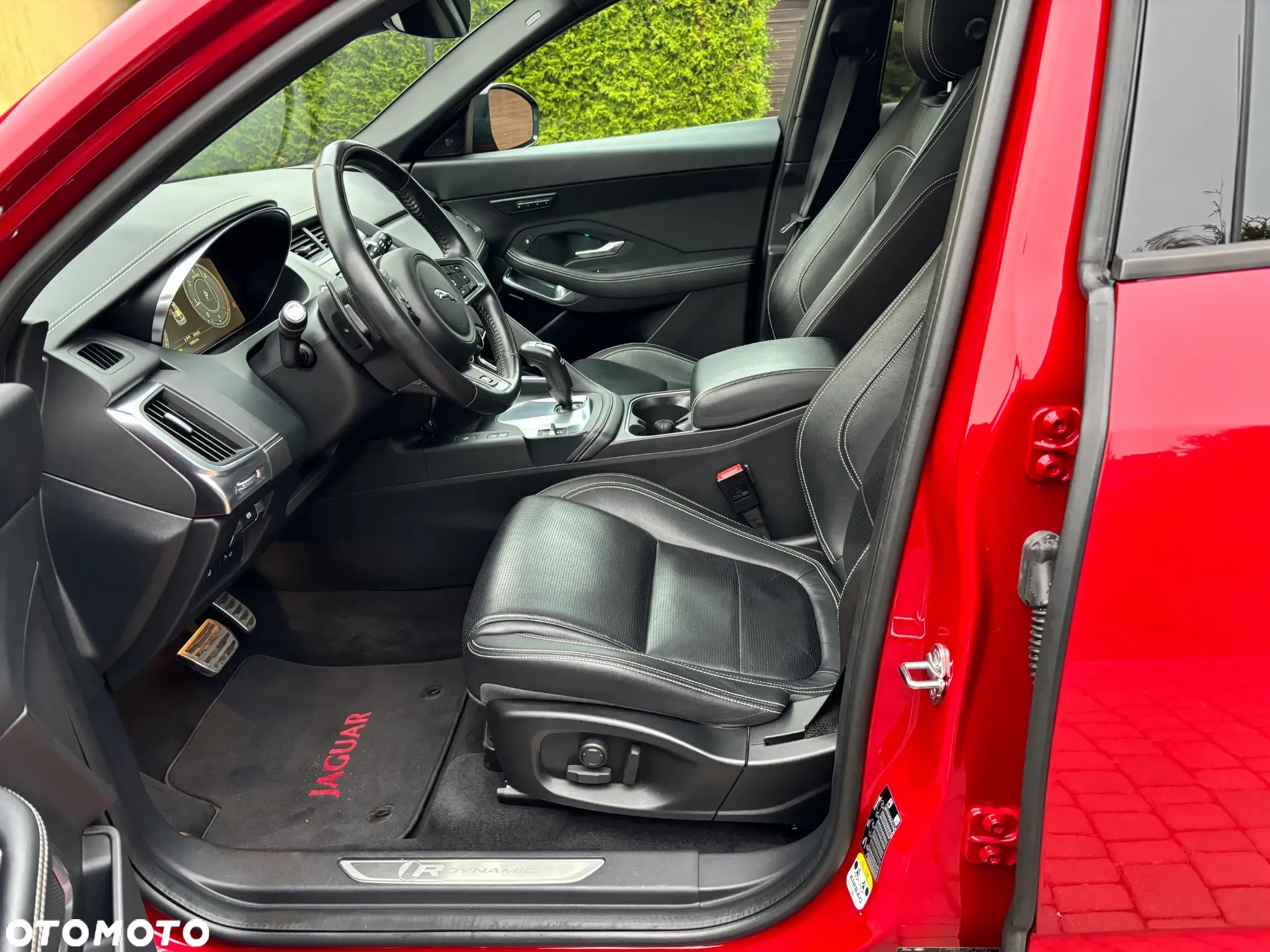 Jaguar E-Pace - 21