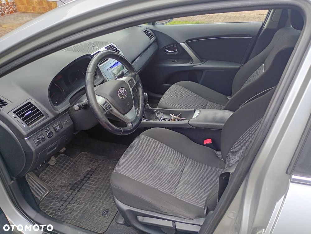 Toyota Avensis - 7