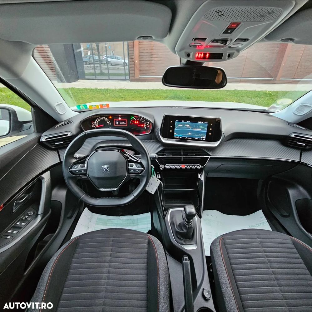 Peugeot 2008 - 8