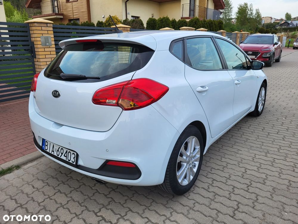 Kia Ceed - 8