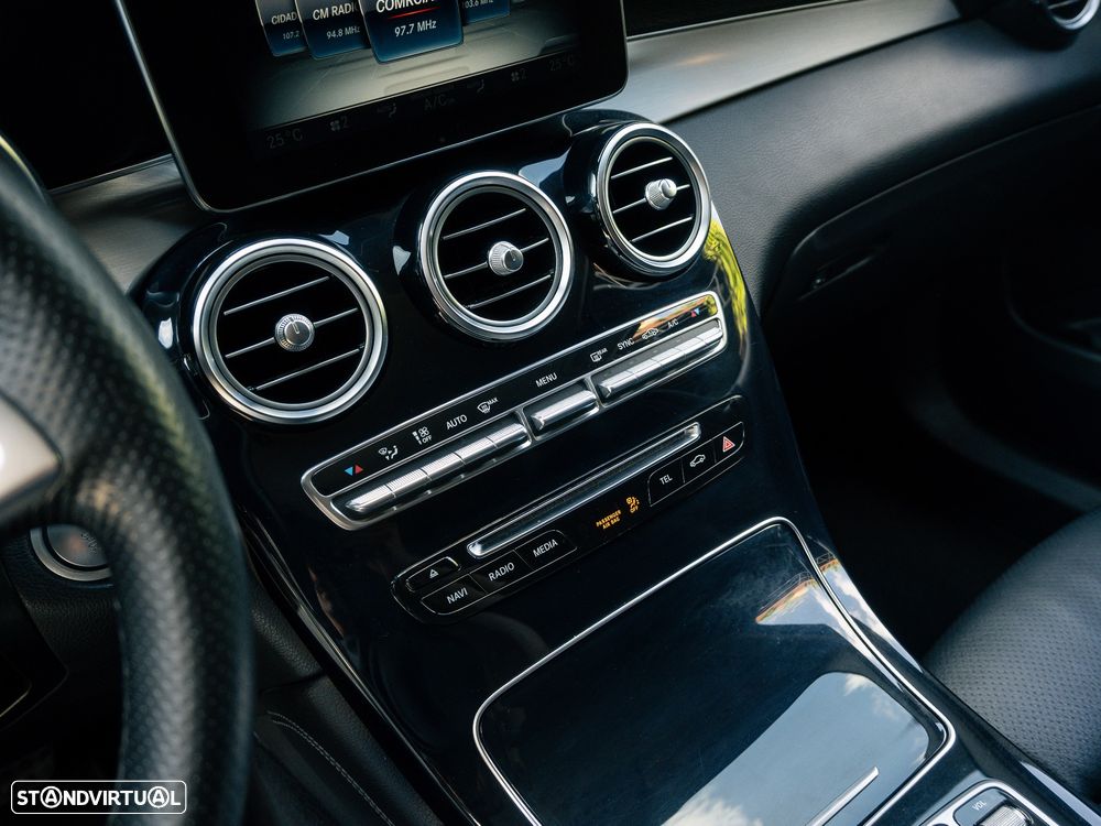 Mercedes-Benz GLC 250 d 4Matic 9G-TRONIC AMG Line - 37
