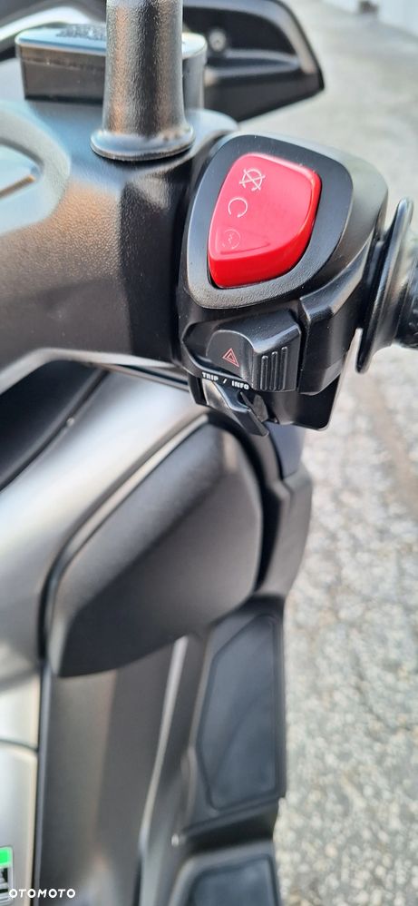 Yamaha X-max - 27