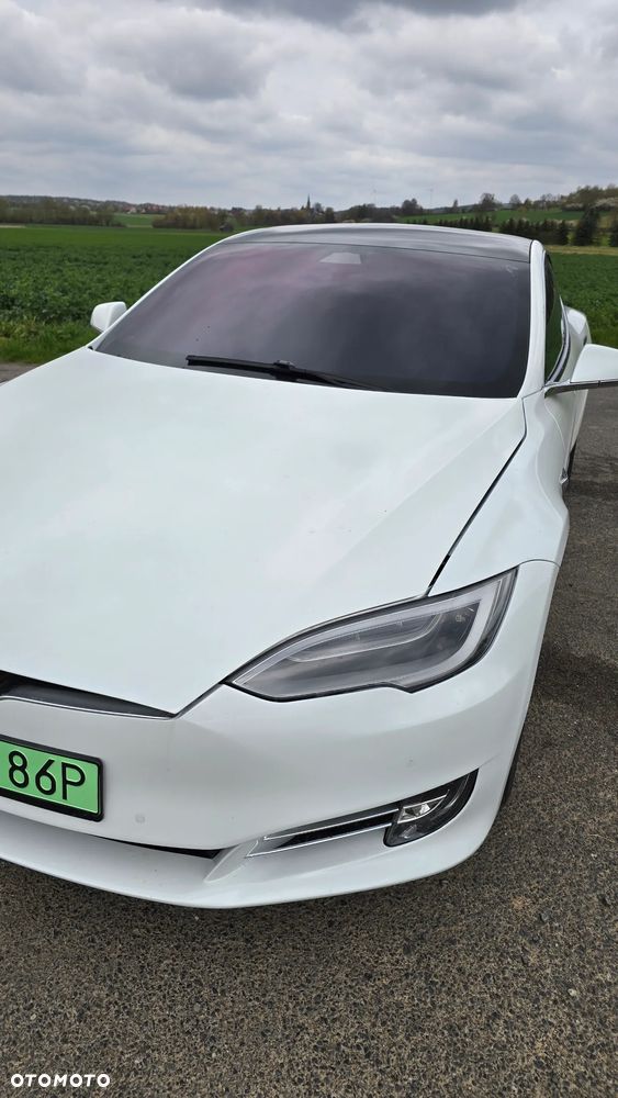 Tesla Model S - 10