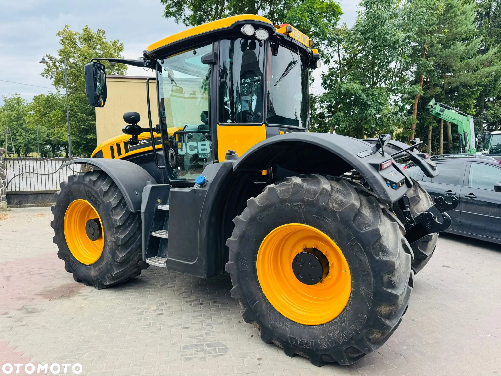 JCB 4220 - 5