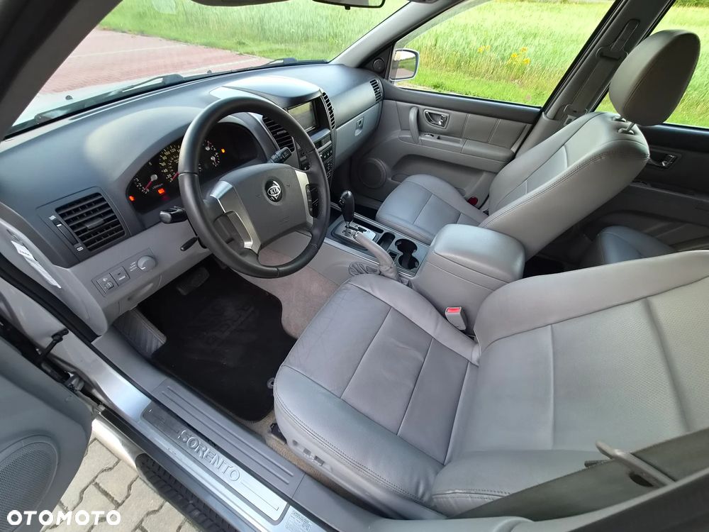 Kia Sorento - 25