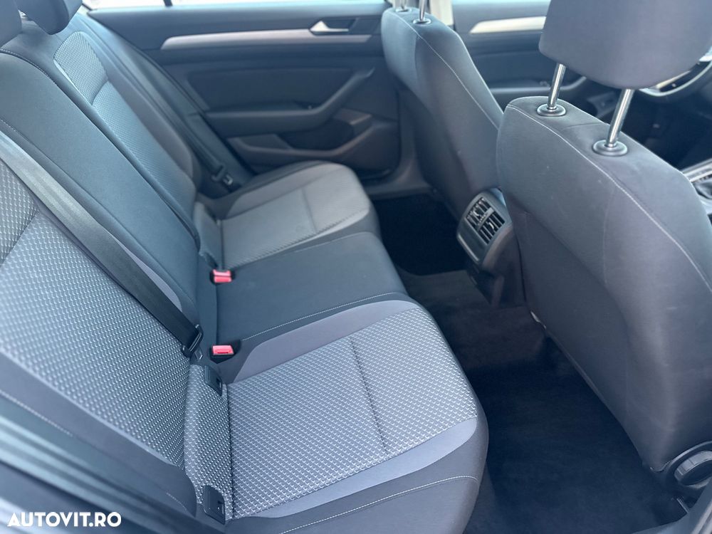 Volkswagen Passat - 14