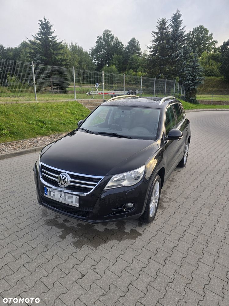 Volkswagen Tiguan - 1