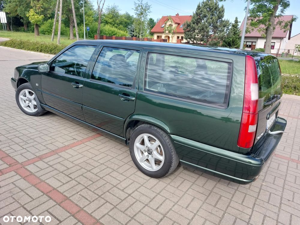 Volvo V70 2.4 - 36