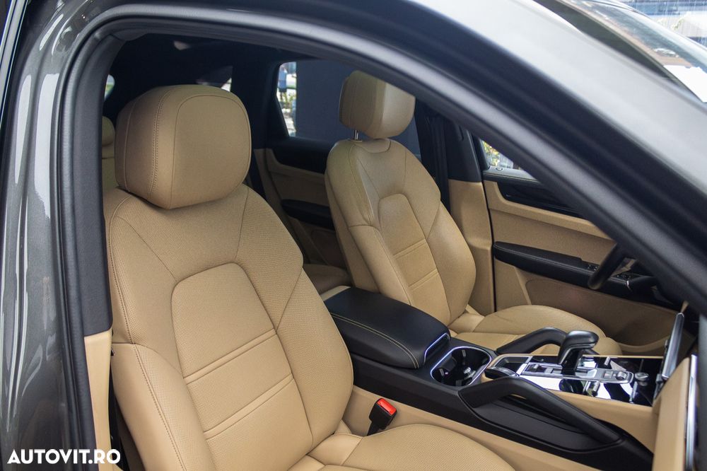 Porsche Cayenne - 8