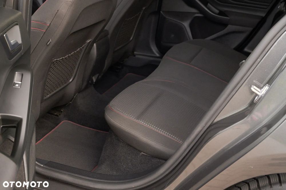 Ford Focus 1.5 EcoBlue Start-Stopp-System ST-LINE X - 30