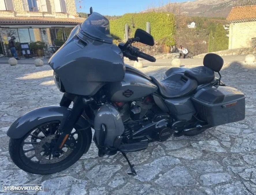 Harley-Davidson Street GLIDE CVO - 2