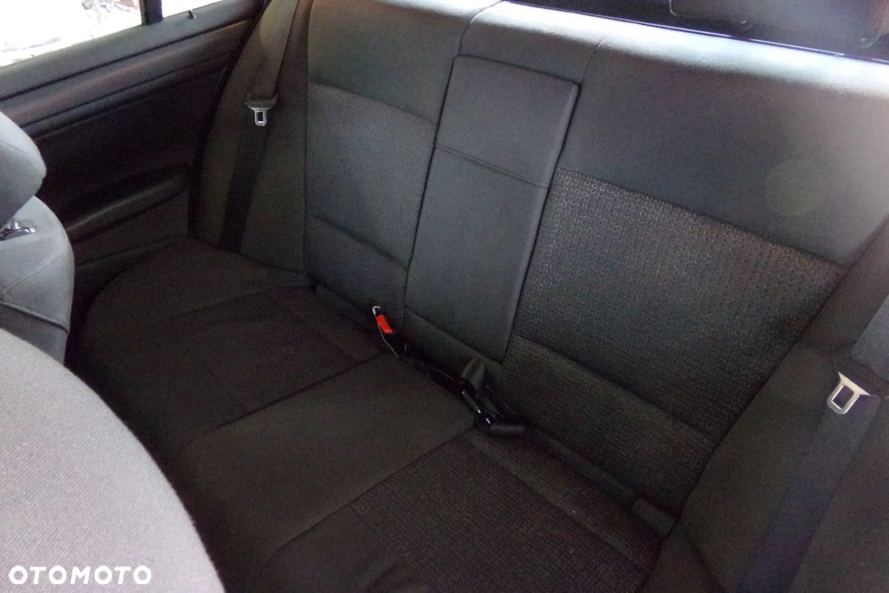 BMW Seria 3 316i - 4