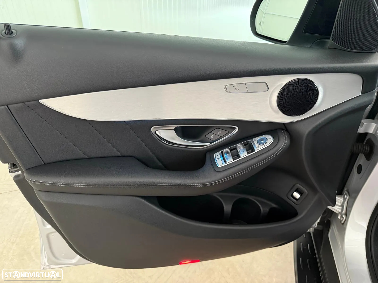 Mercedes-Benz GLC 250 d 4Matic 9G-TRONIC AMG Line - 23