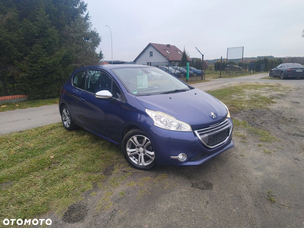 Peugeot 208 - 2