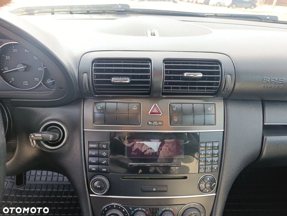 Mercedes-Benz Klasa C 200 Kompressor Sportcoupe - 19