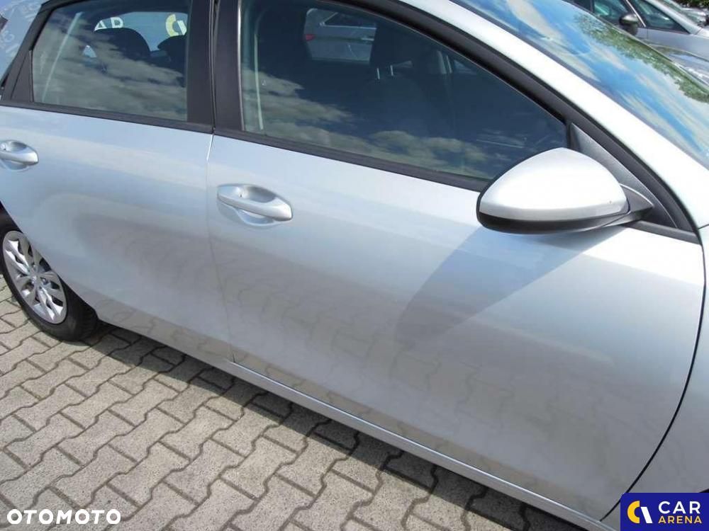 Kia Ceed - 33