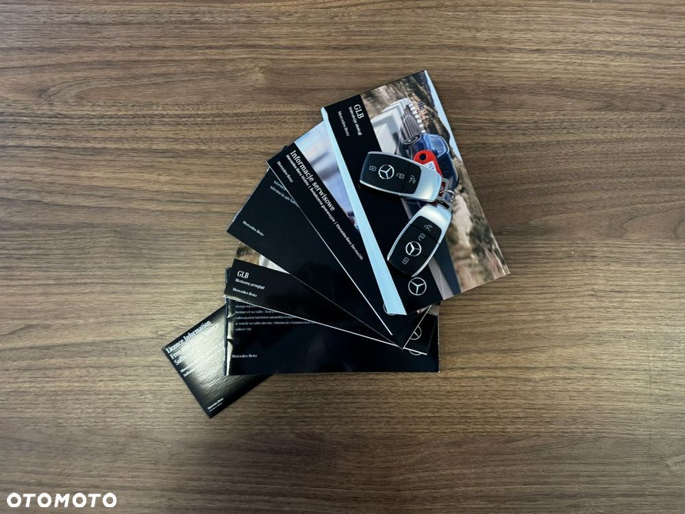 Mercedes-Benz GLB - 31