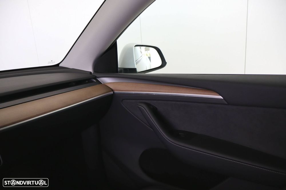 Tesla Model Y Long Range Tração Integral - 35