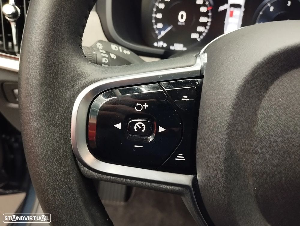 Volvo S90 2.0 B5 Inscription AWD Geartronic - 22