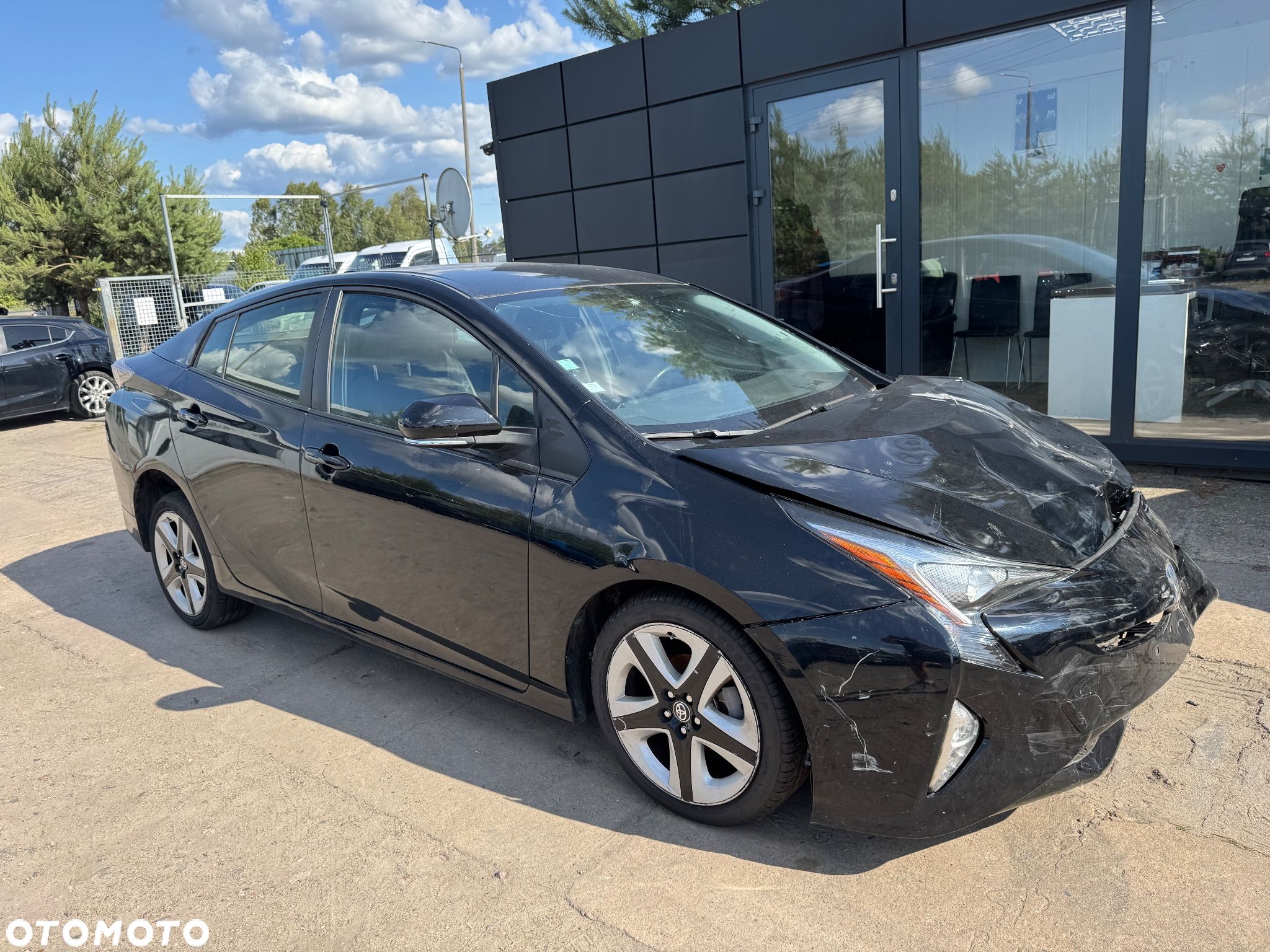 Toyota Prius Hybrid - 1
