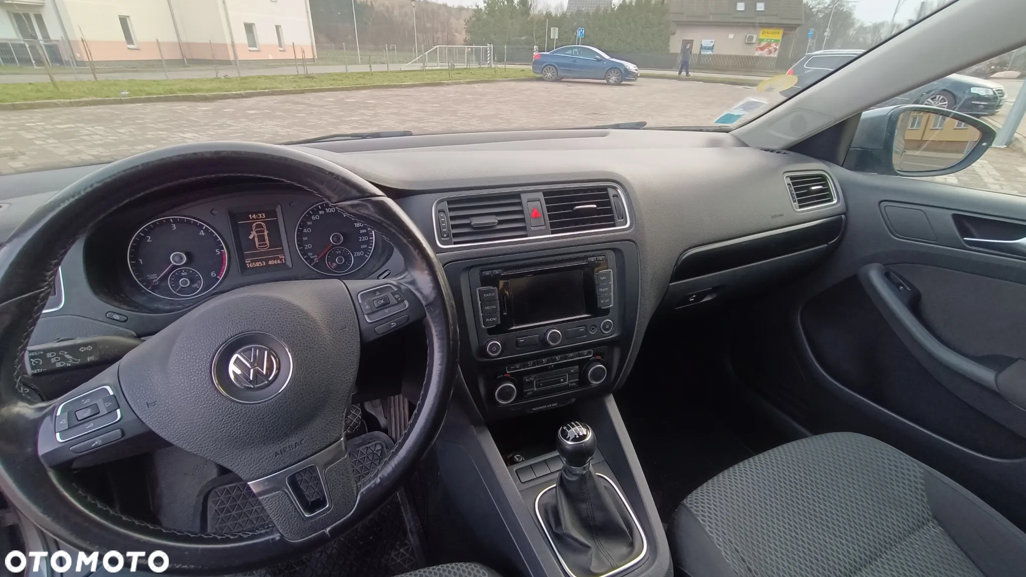 Volkswagen Jetta - 11