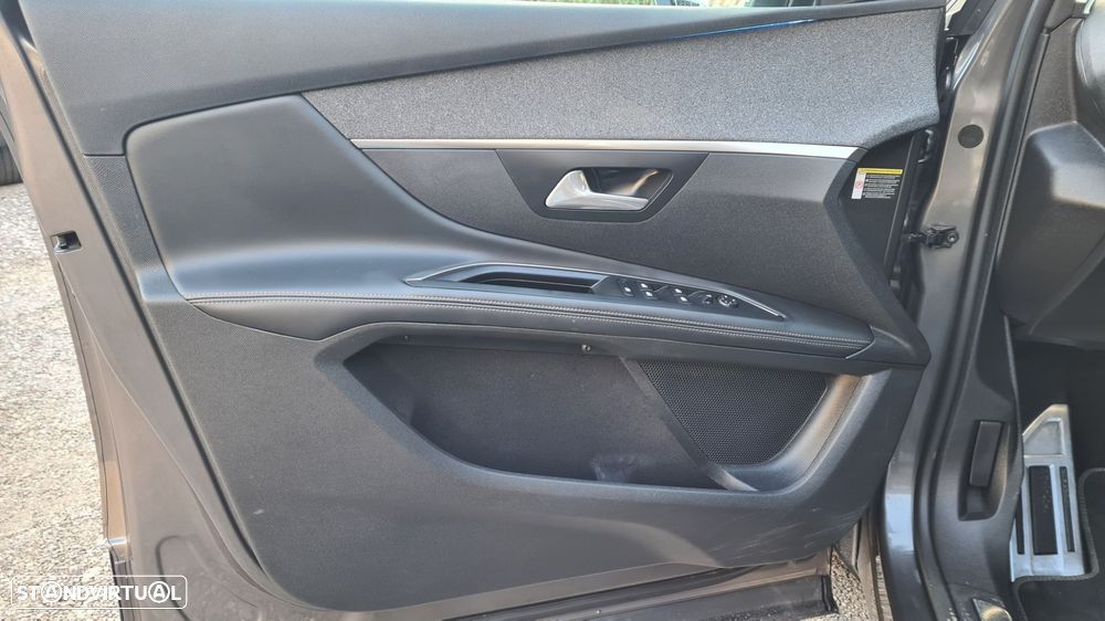 Peugeot 5008 - 8