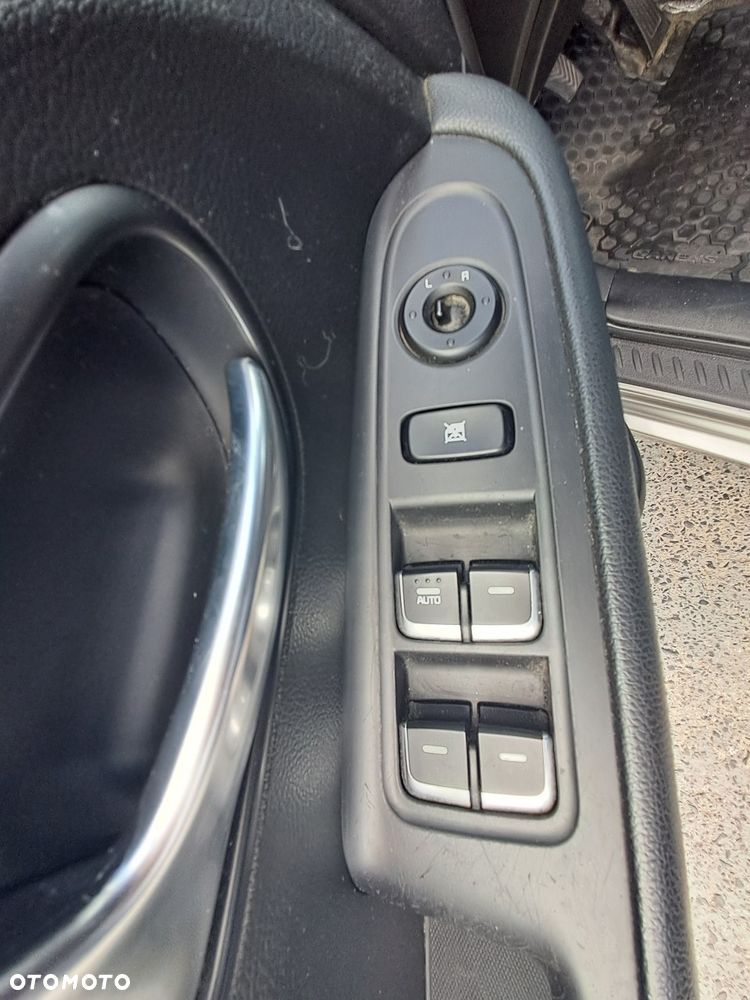Kia Carens 1.6 GDI M 7os - 16