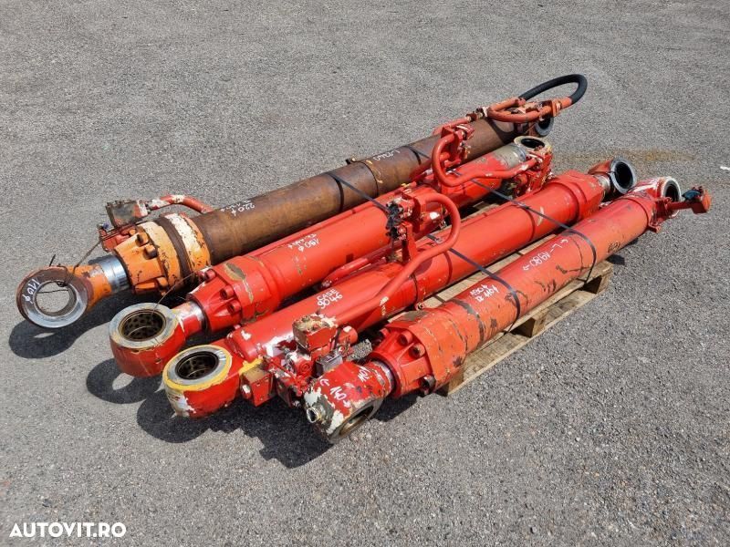 Cilindru hidraulic excavator case 9046 second hand ult-06443 - 1