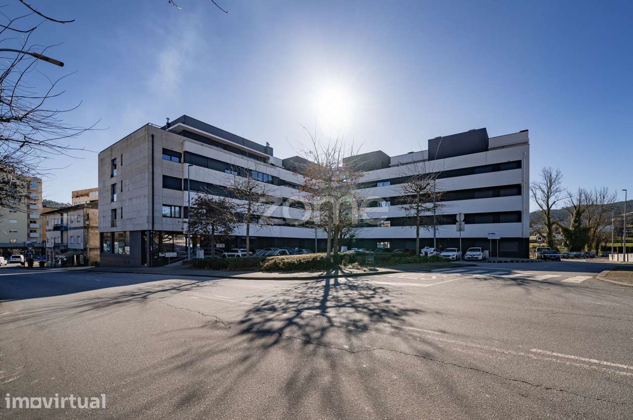 Apartamento T3 NOVO no Centro da Póvoa de Lanhoso! - Grande imagem: 3/34