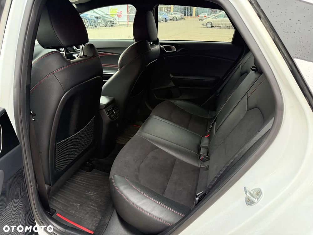 Kia ProCeed 1.6 T-GDI GT DCT - 10