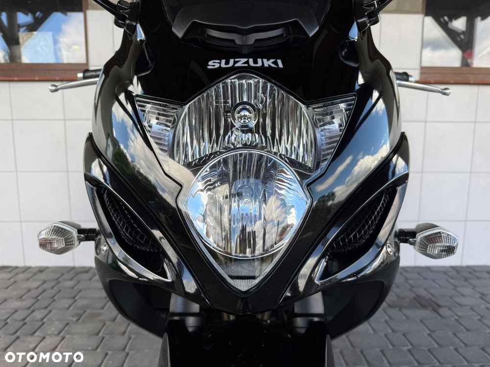 Suzuki GSX - 18